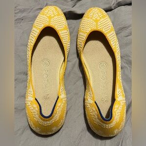 Rothy’s. Size 6. Yellow & White.